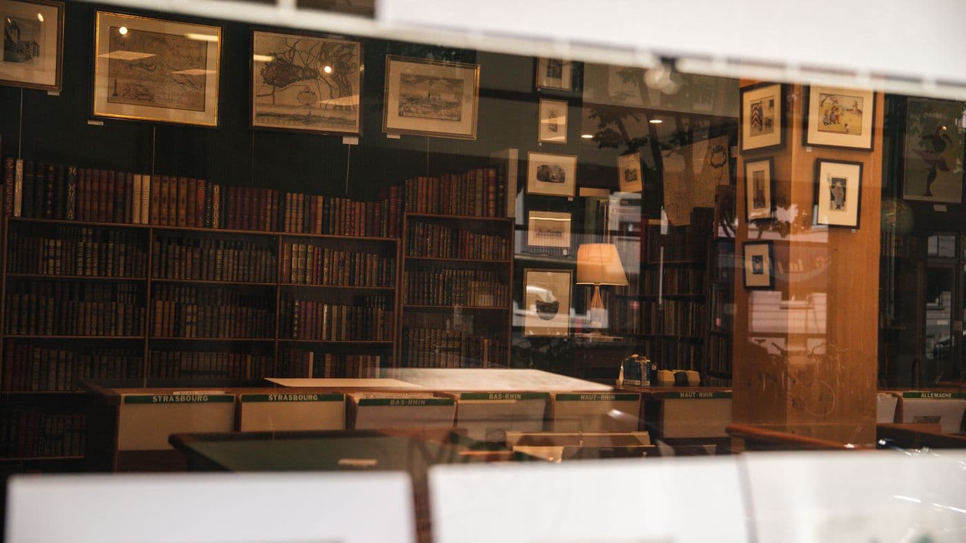 Vitrine de la librairie L'Image et le Livre à Strasbourg