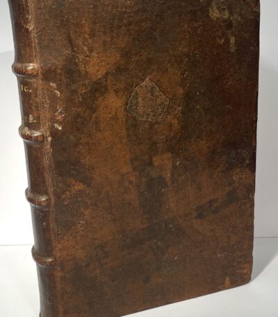 Berengarii Fernandi .I.V. doctoris eximii et in academia Tolosana regentis Lucubrationum. Libri quinque antehac in lucem editi : recens vero ab eodemendati et multo locupletiores redditi : Quibus sextum de futura conventionali successione pacta complexum adjuxit, opera crede, jurisprudentiae studiosis cum utilia, tum maximè jucunda par BERENGER (Fernand) - Photo principale